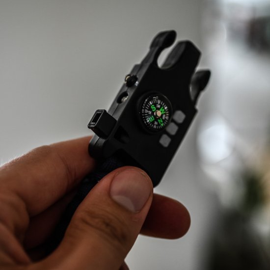 Overlevelse armbånd - Trykk på bildet for å lukke