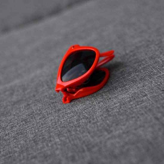Solbriller i wayfarer-modell - Trykk på bildet for å lukke