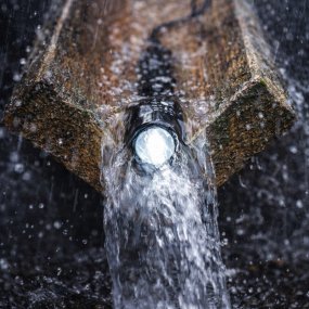 Oppladbar LED-lommelykt