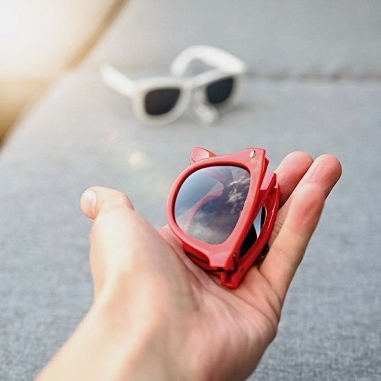 Solbriller i wayfarer-modell - Trykk på bildet for å lukke