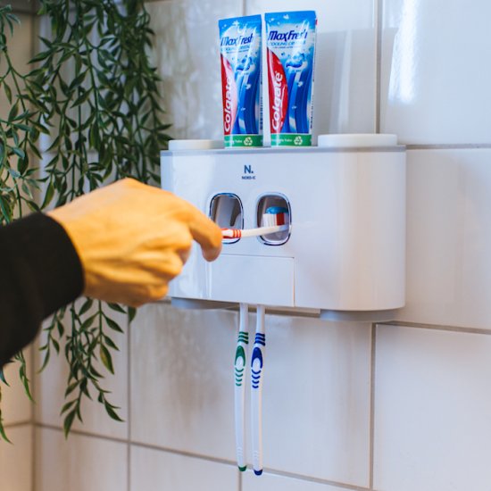 Tannbørsteholder i smart design - Trykk på bildet for å lukke