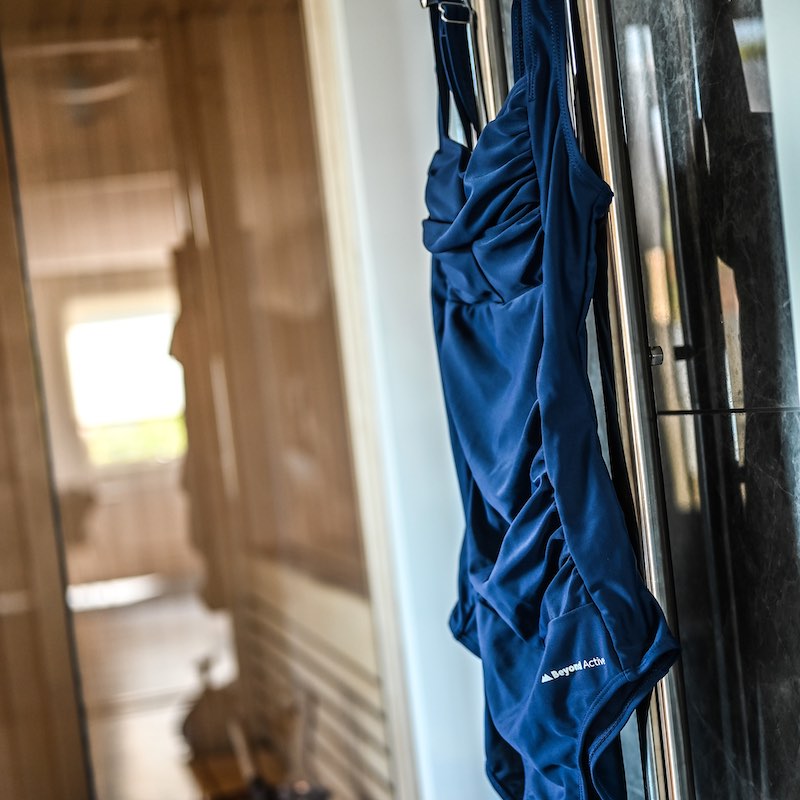 Formende badedrakt med Tummy Control