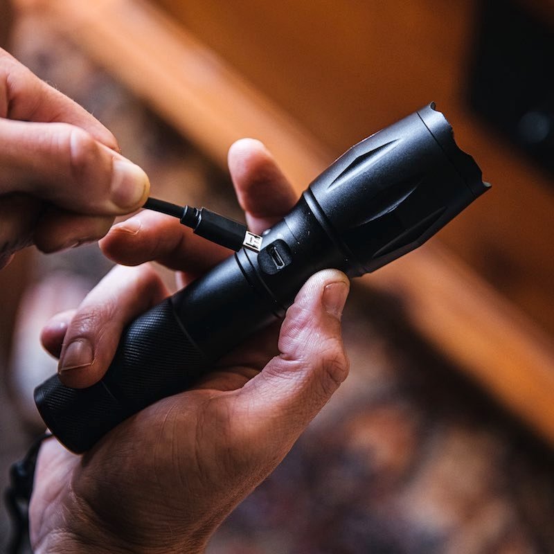 LED lommelykt - oppladbar (USB)