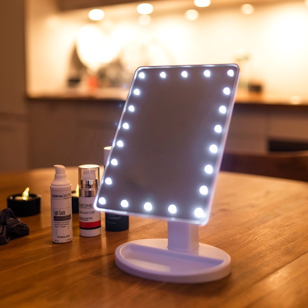 Sminkespeil med LED-belysning