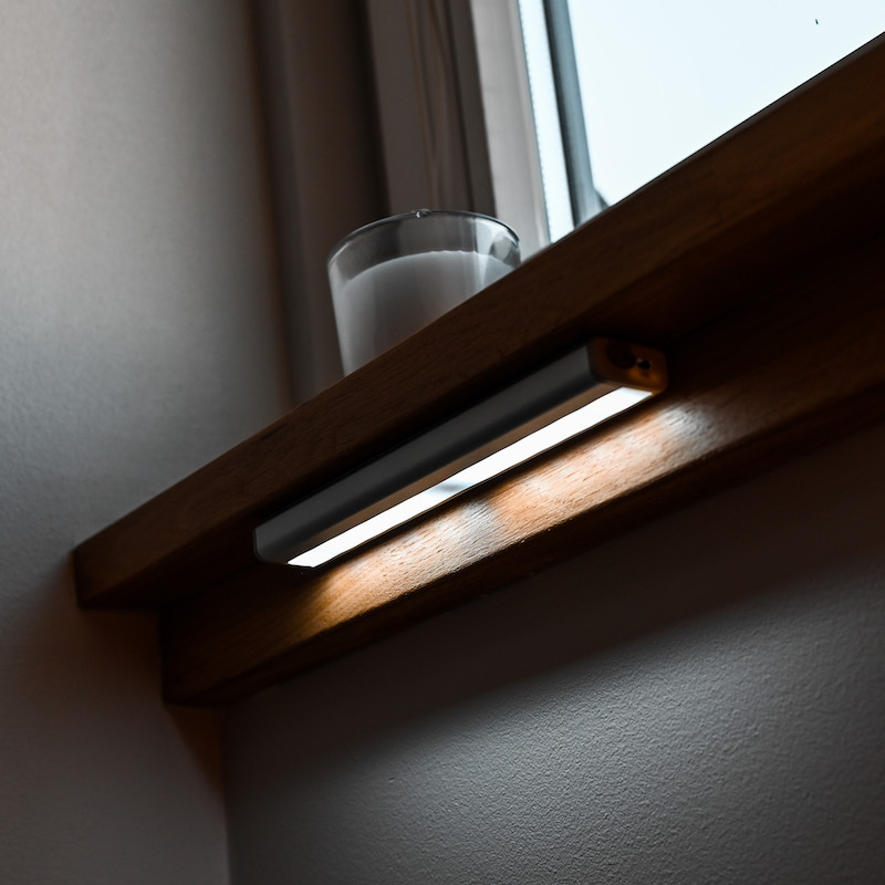 Oppladbar LED-spotlight