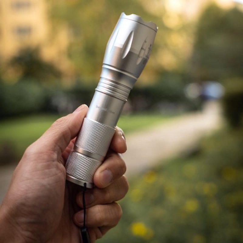 Tactical Flashlight - Lommelykt