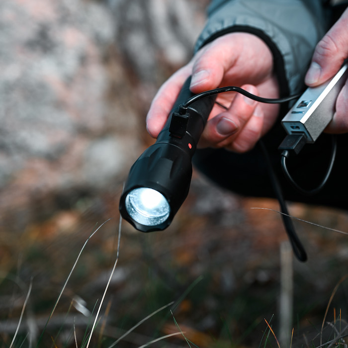LED lommelykt - oppladbar (USB)