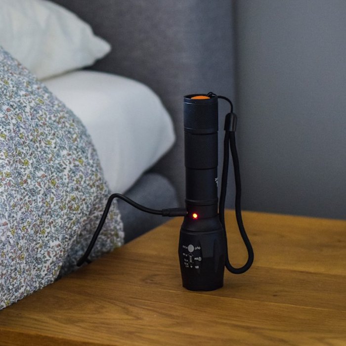 LED lommelykt - oppladbar (USB)
