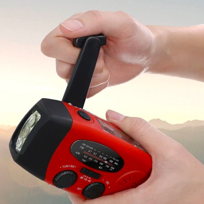 Sveivradio med solceller og powerbank